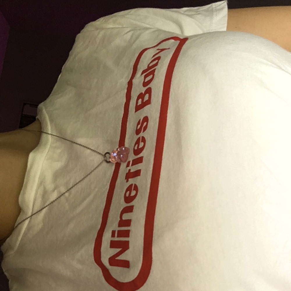 “Nineties Baby” graphic t-shirt🤍❤️